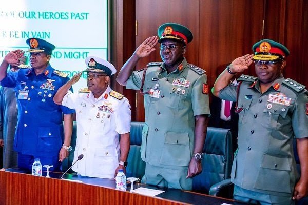 Buhari appoints new service chiefs